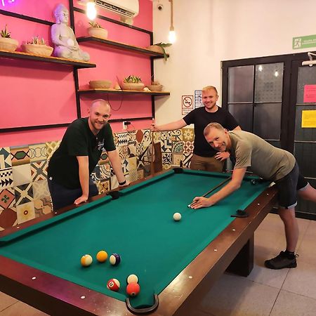 New Friends Hostel & Bar Adults Only バリャドリッド エクステリア 写真
