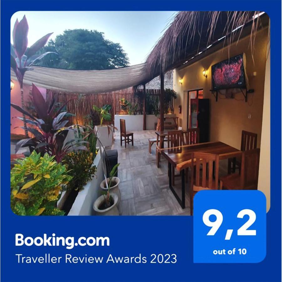 New Friends Hostel & Bar Adults Only バリャドリッド エクステリア 写真