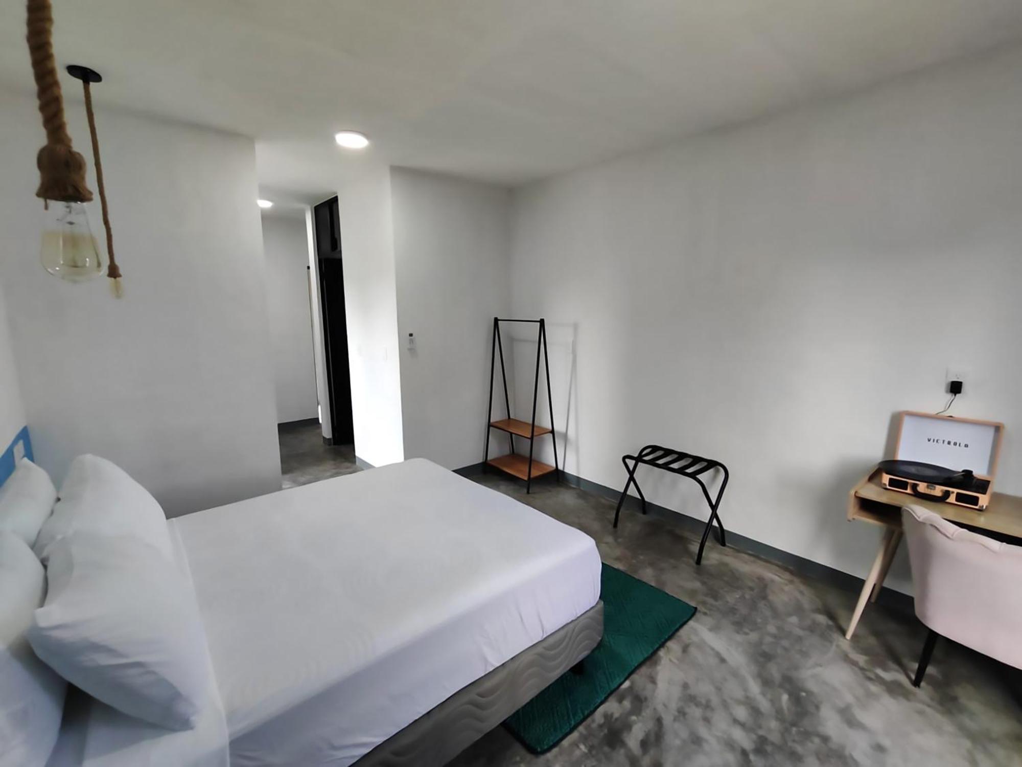 New Friends Hostel & Bar Adults Only バリャドリッド エクステリア 写真